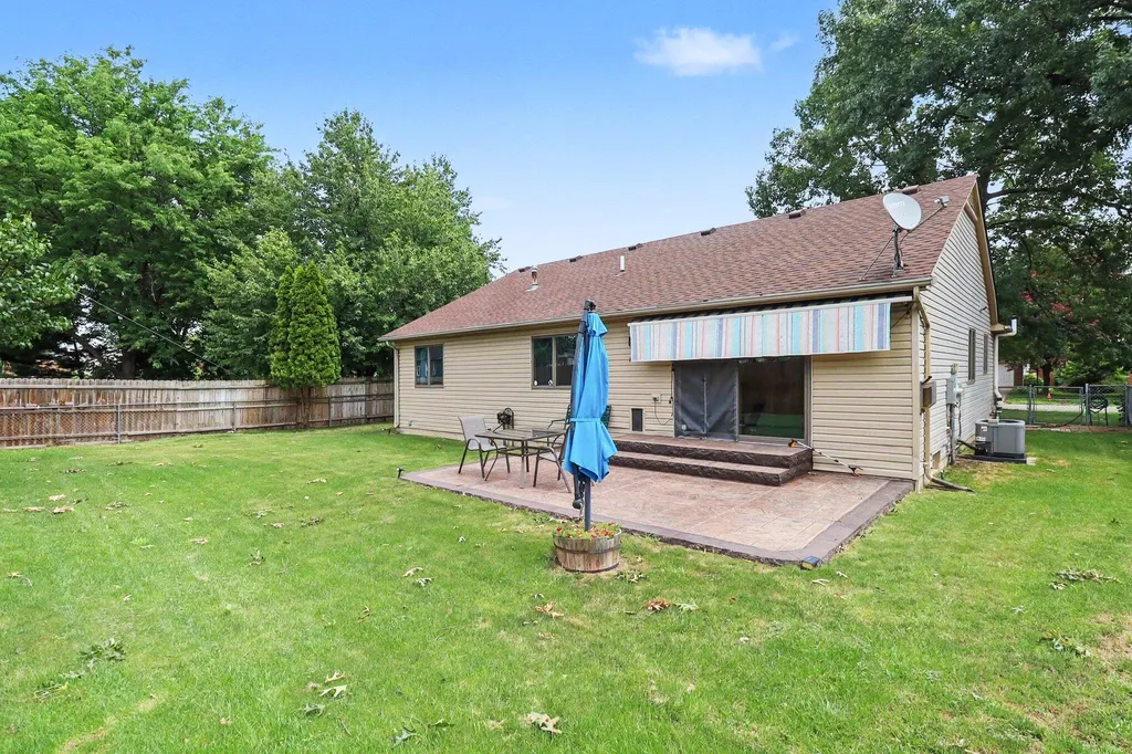 9295 Stonehouse Avenue Livonia City MI 48150