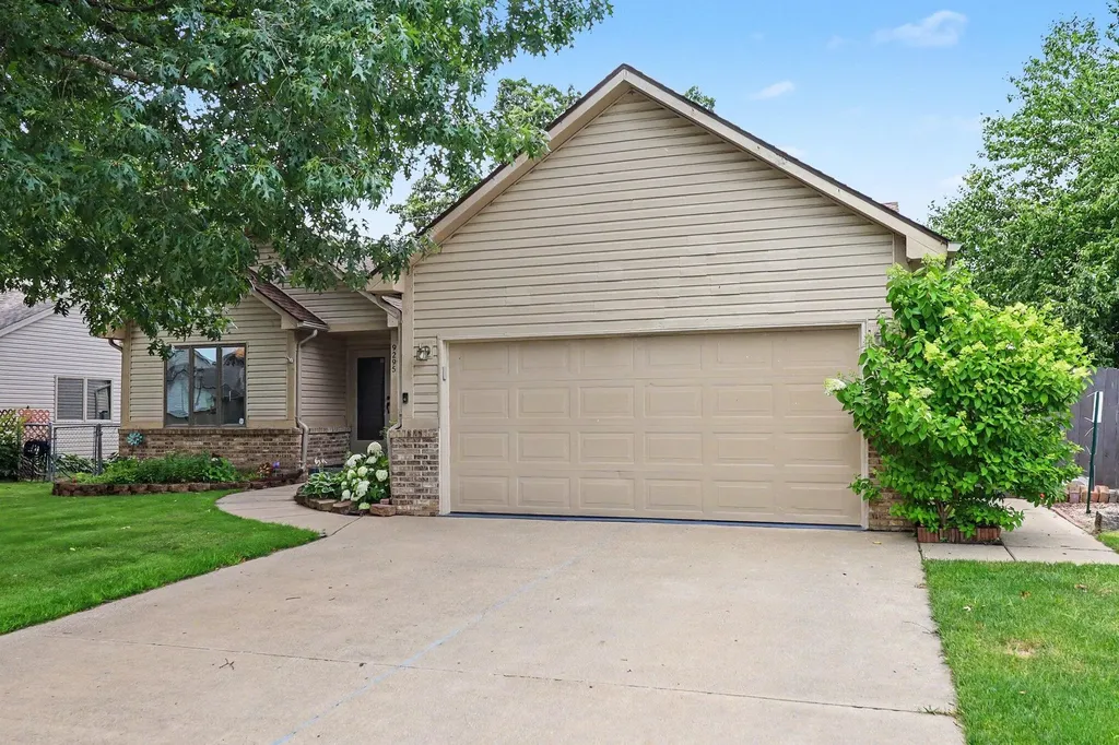 9295 Stonehouse Avenue Livonia City MI 48150