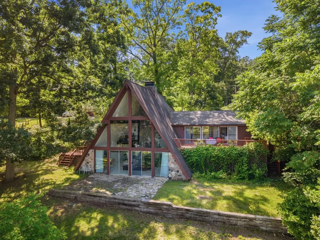 11881 Westshore Drive Putnam Township MI 48169