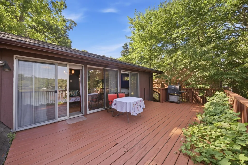 11881 Westshore Drive Putnam Township MI 48169