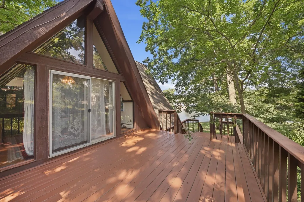 11881 Westshore Drive Putnam Township MI 48169