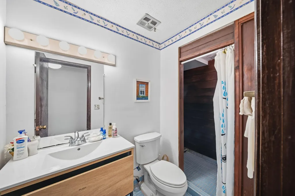 11881 Westshore Drive Putnam Township MI 48169