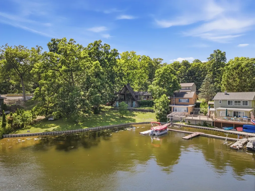 11881 Westshore Drive Putnam Township MI 48169
