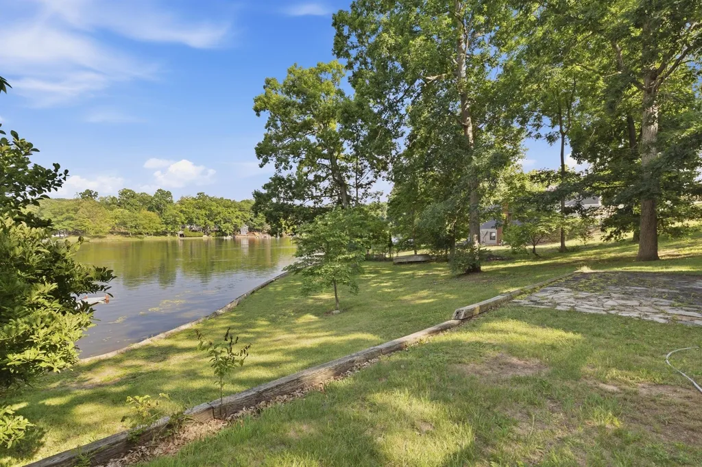11881 Westshore Drive Putnam Township MI 48169