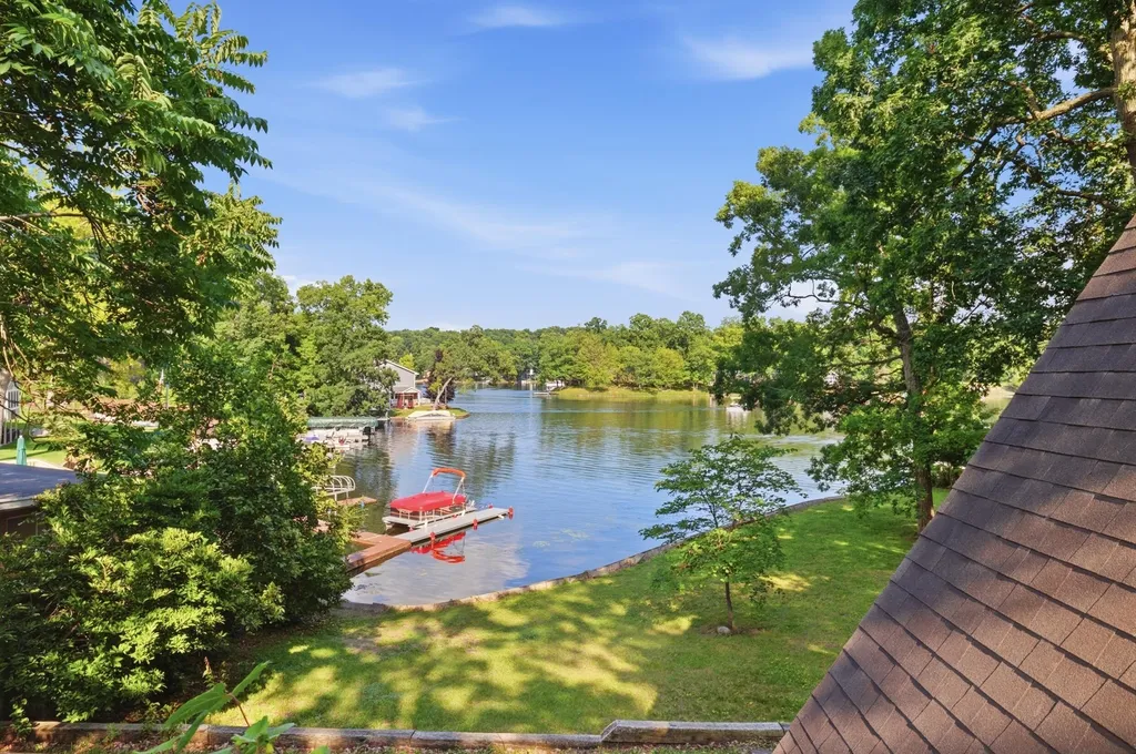 11881 Westshore Drive Putnam Township MI 48169
