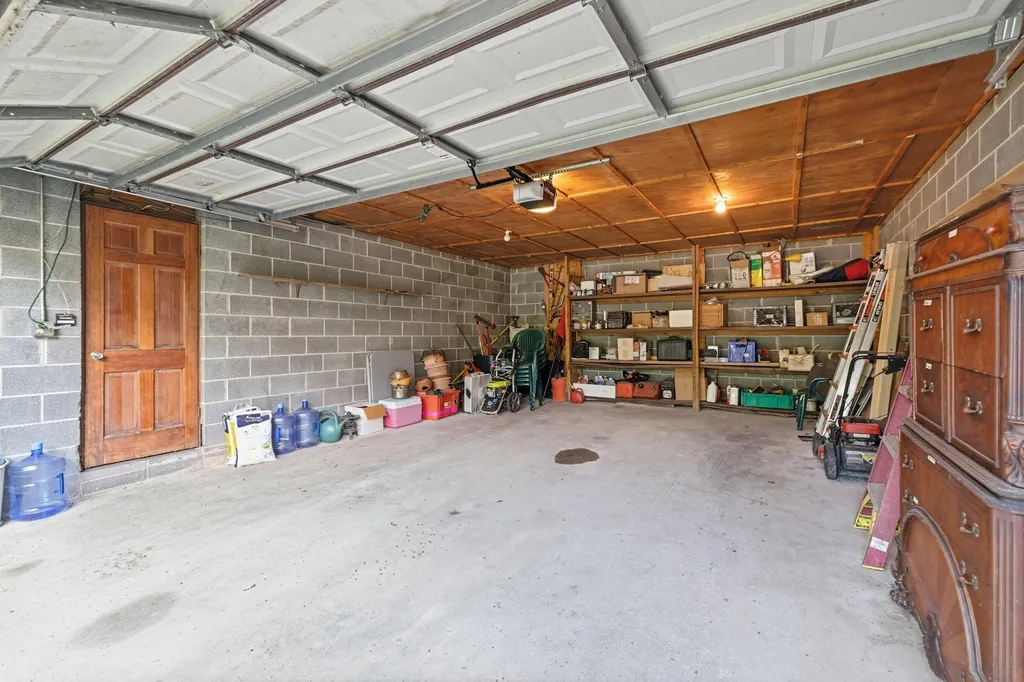 11881 Westshore Drive Putnam Township MI 48169