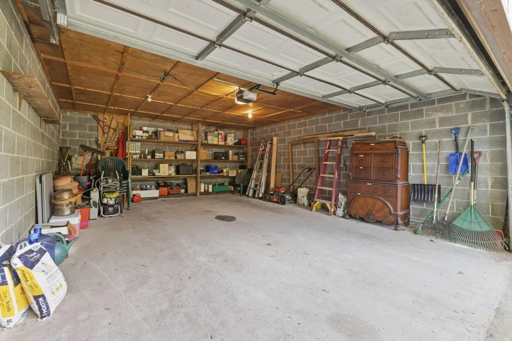 11881 Westshore Drive Putnam Township MI 48169