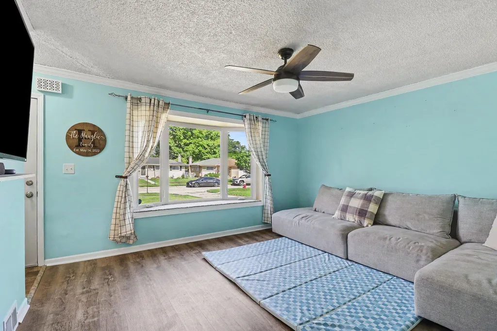 32506 Shawn Drive Warren City MI 48088