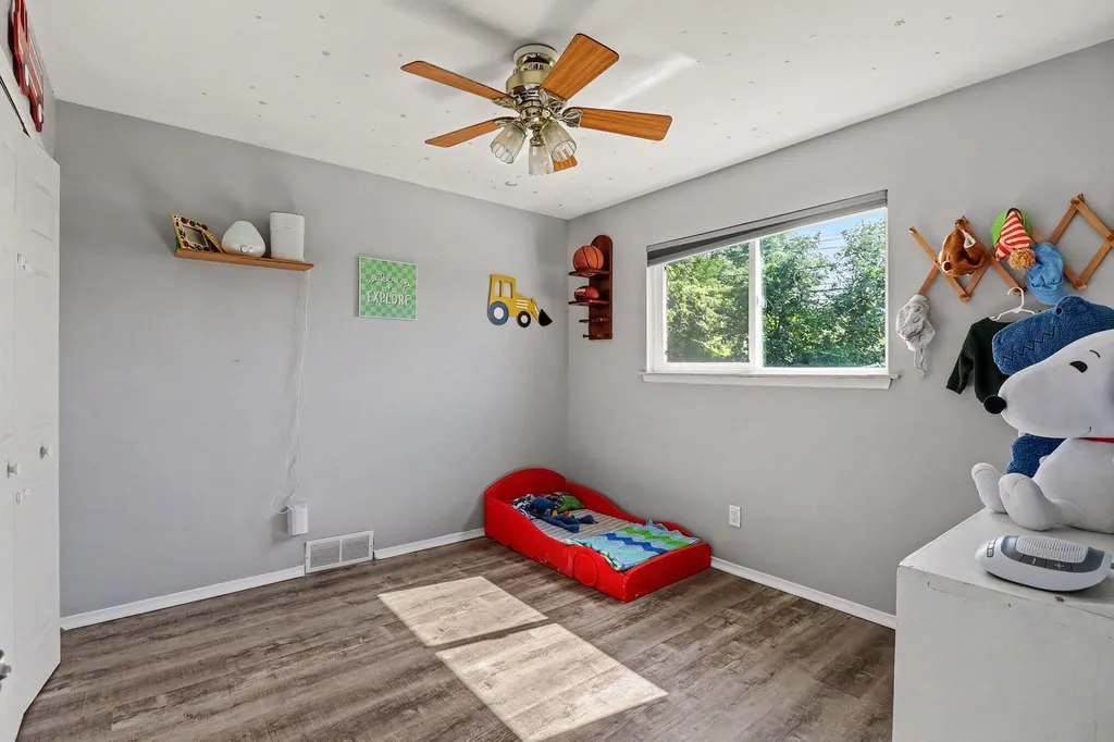 32506 Shawn Drive Warren City MI 48088