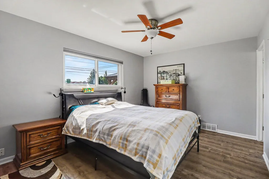 32506 Shawn Drive Warren City MI 48088