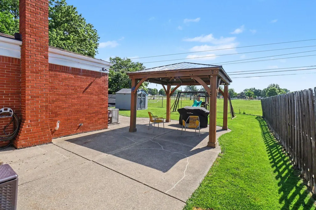 32506 Shawn Drive Warren City MI 48088