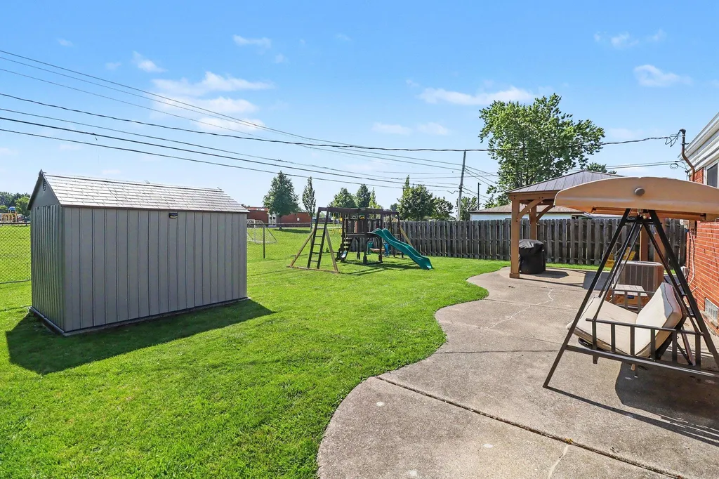 32506 Shawn Drive Warren City MI 48088