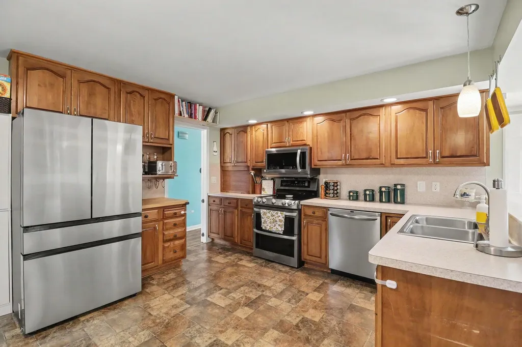 32506 Shawn Drive Warren City MI 48088
