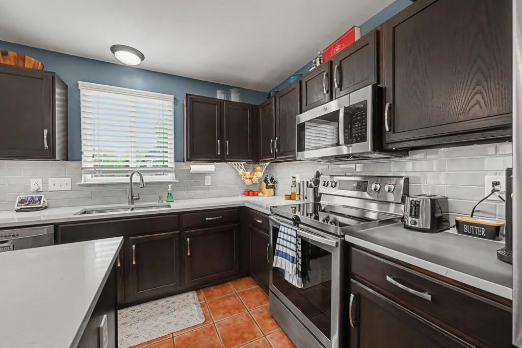 6059 Mapleview Lane Ypsilanti Charter Township MI 48197
