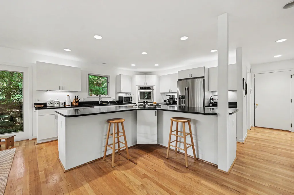 685 Green Road Ann Arbor City MI 48105