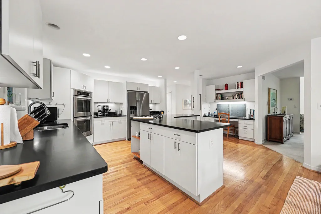 685 Green Road Ann Arbor City MI 48105