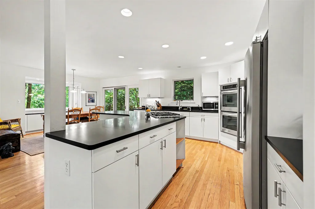 685 Green Road Ann Arbor City MI 48105