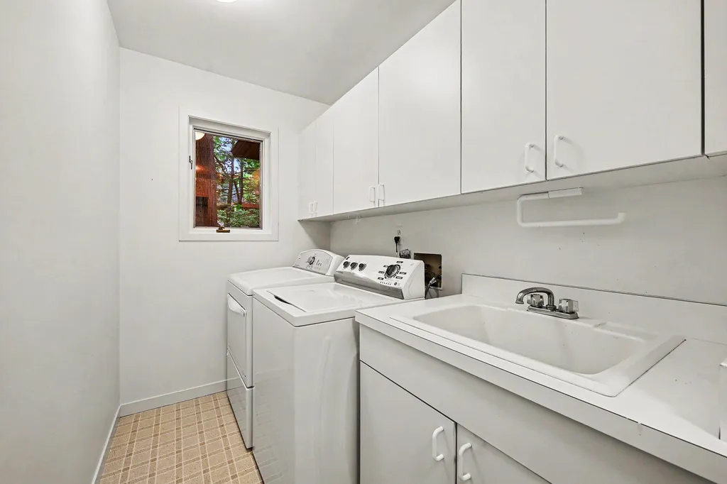 685 Green Road Ann Arbor City MI 48105