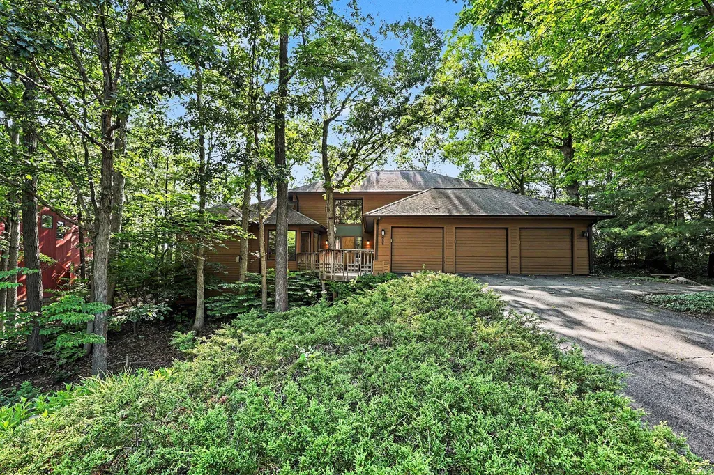 685 Green Road Ann Arbor City MI 48105