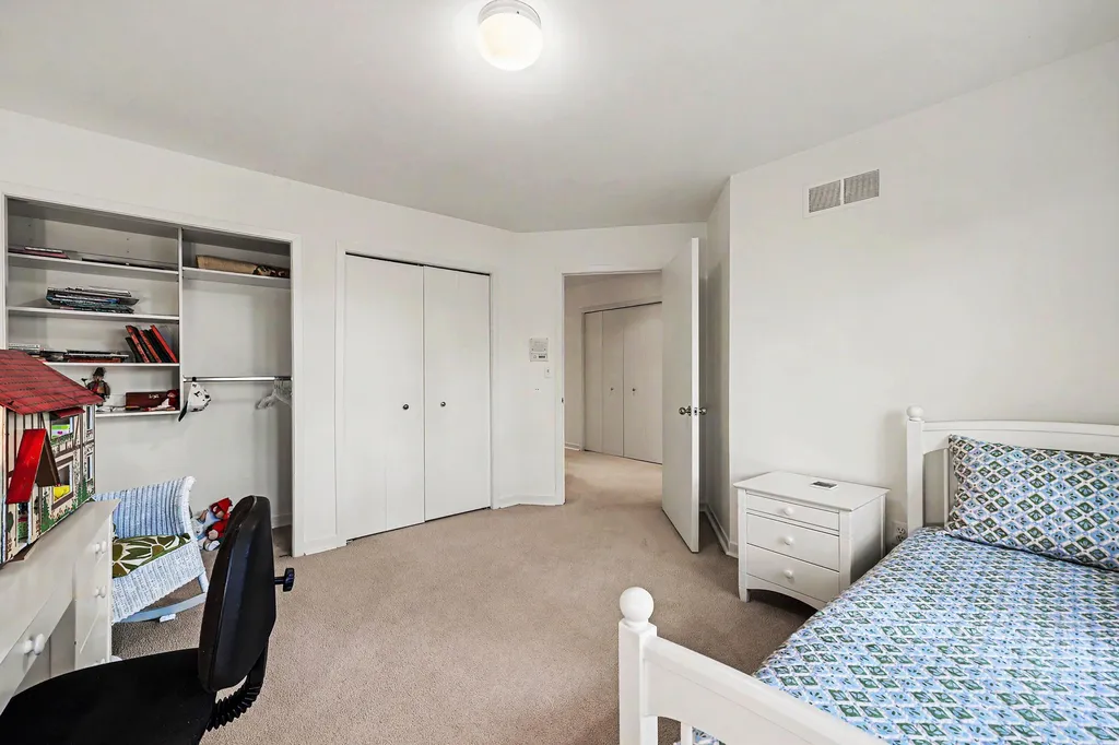 685 Green Road Ann Arbor City MI 48105