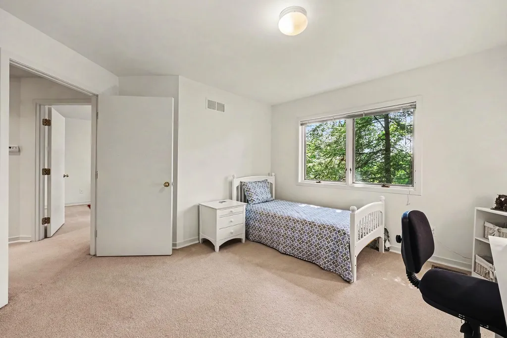 685 Green Road Ann Arbor City MI 48105