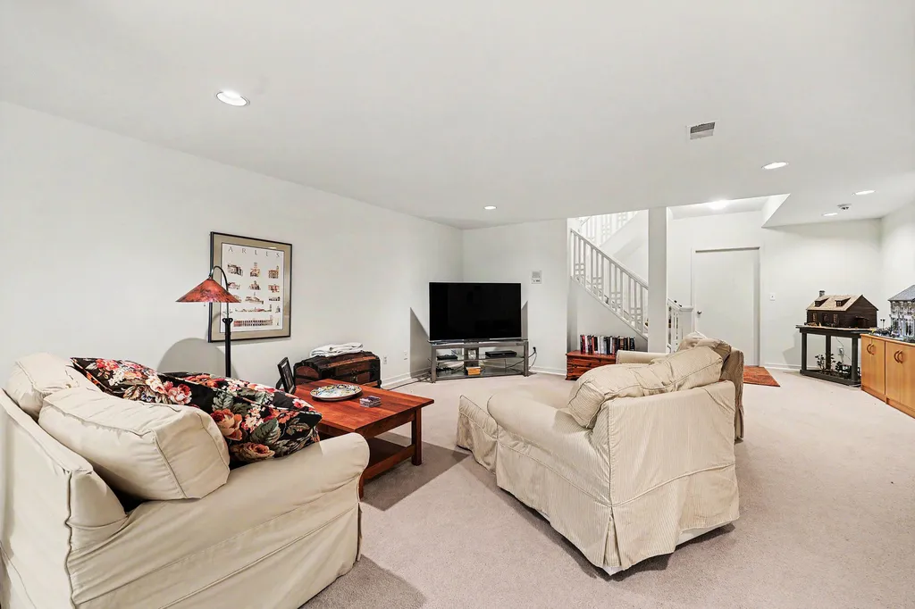 685 Green Road Ann Arbor City MI 48105