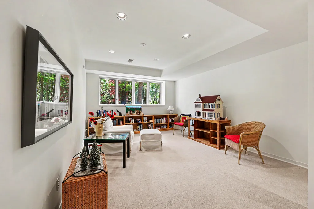 685 Green Road Ann Arbor City MI 48105
