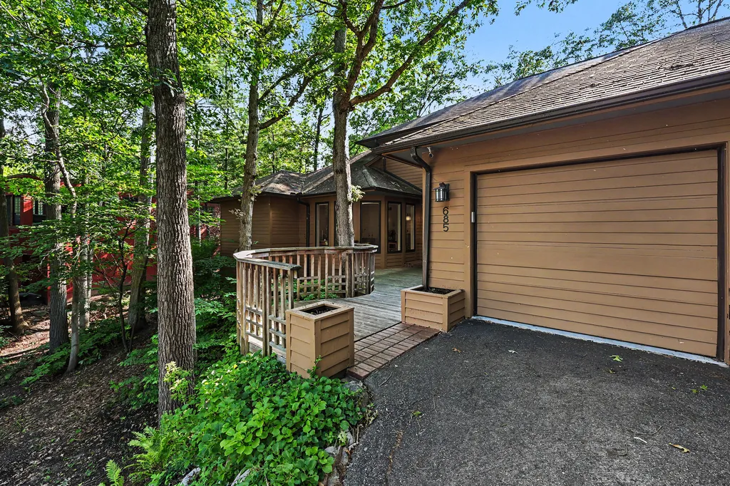685 Green Road Ann Arbor City MI 48105