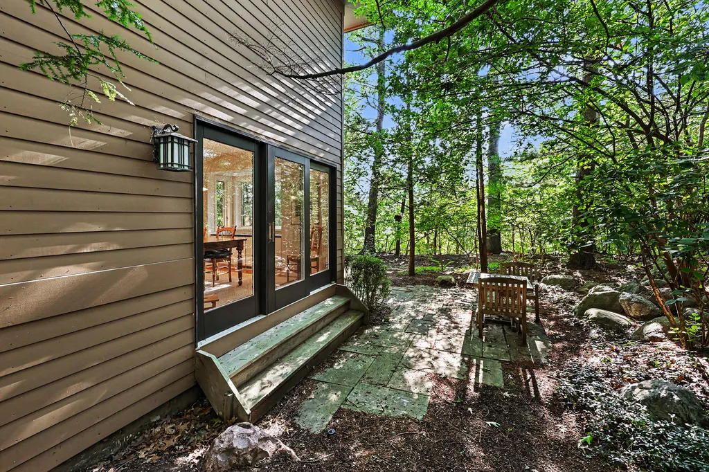 685 Green Road Ann Arbor City MI 48105