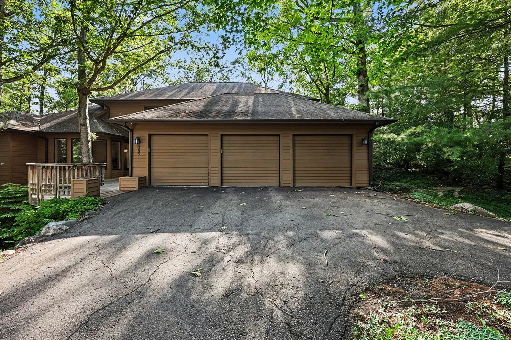 685 Green Road Ann Arbor City MI 48105
