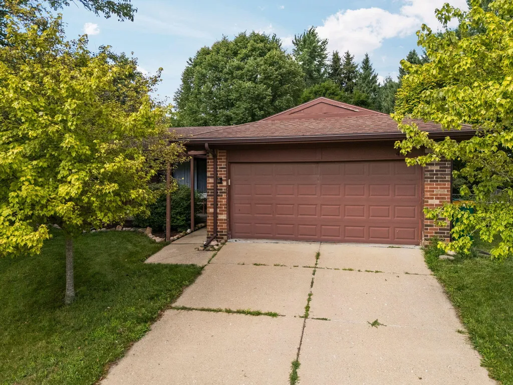419 Glenbrook Court Saline City MI 48176