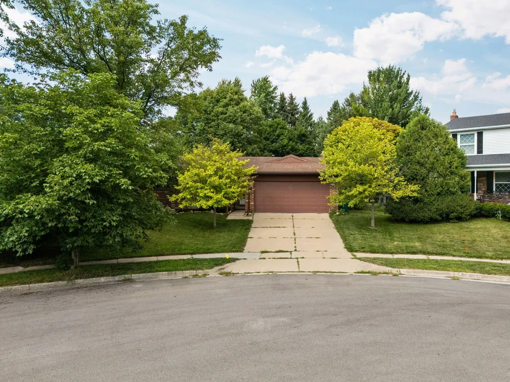419 Glenbrook Court Saline City MI 48176