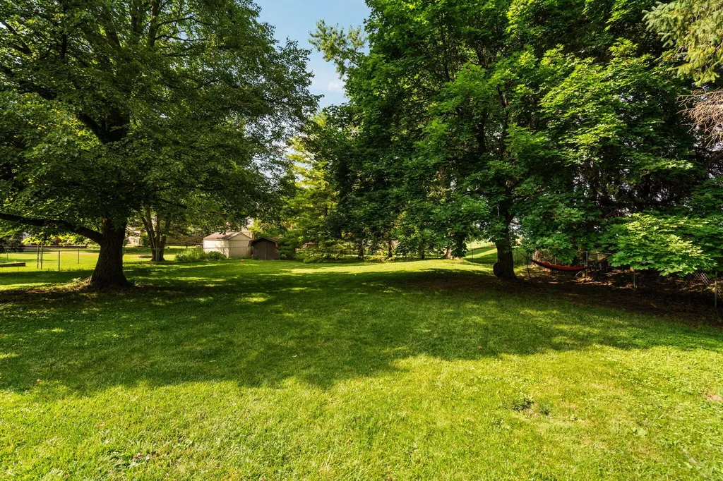 419 Glenbrook Court Saline City MI 48176
