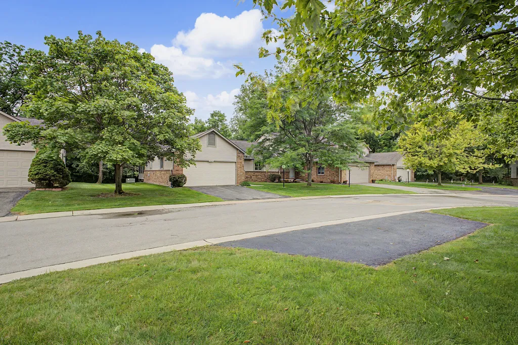 32887 Chapman Circle Westland City MI 48185