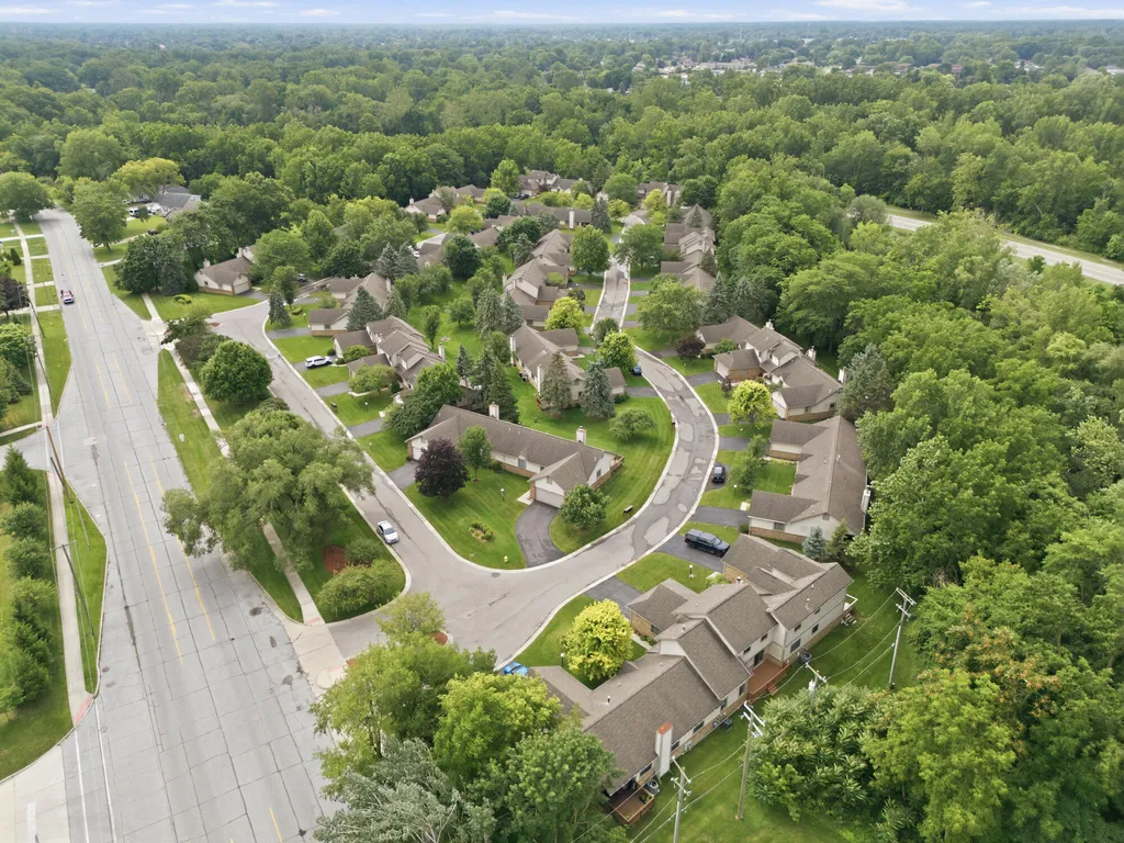 32887 Chapman Circle Westland City MI 48185