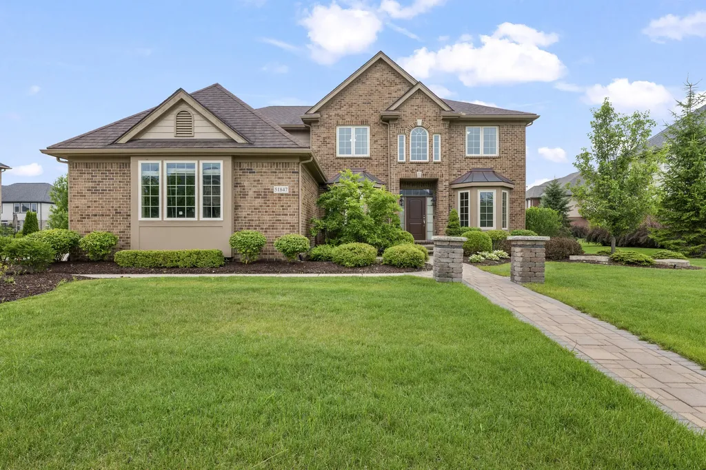 51847 Pierce Drive Lyon Charter Township MI 48167