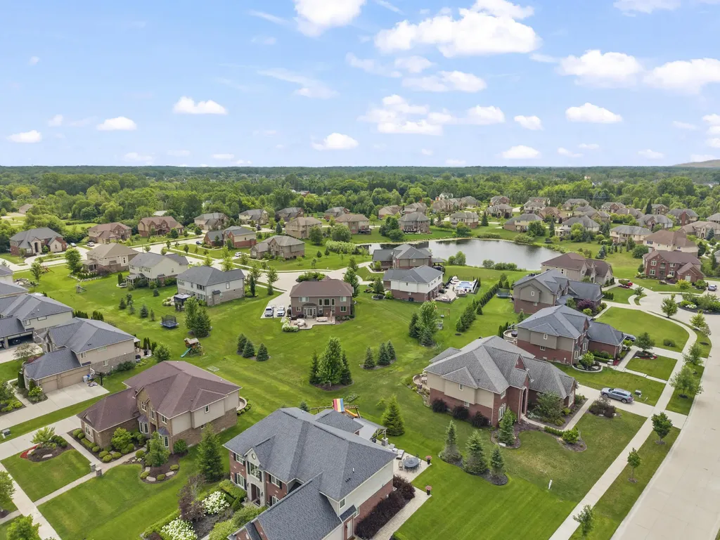 51847 Pierce Drive Lyon Charter Township MI 48167