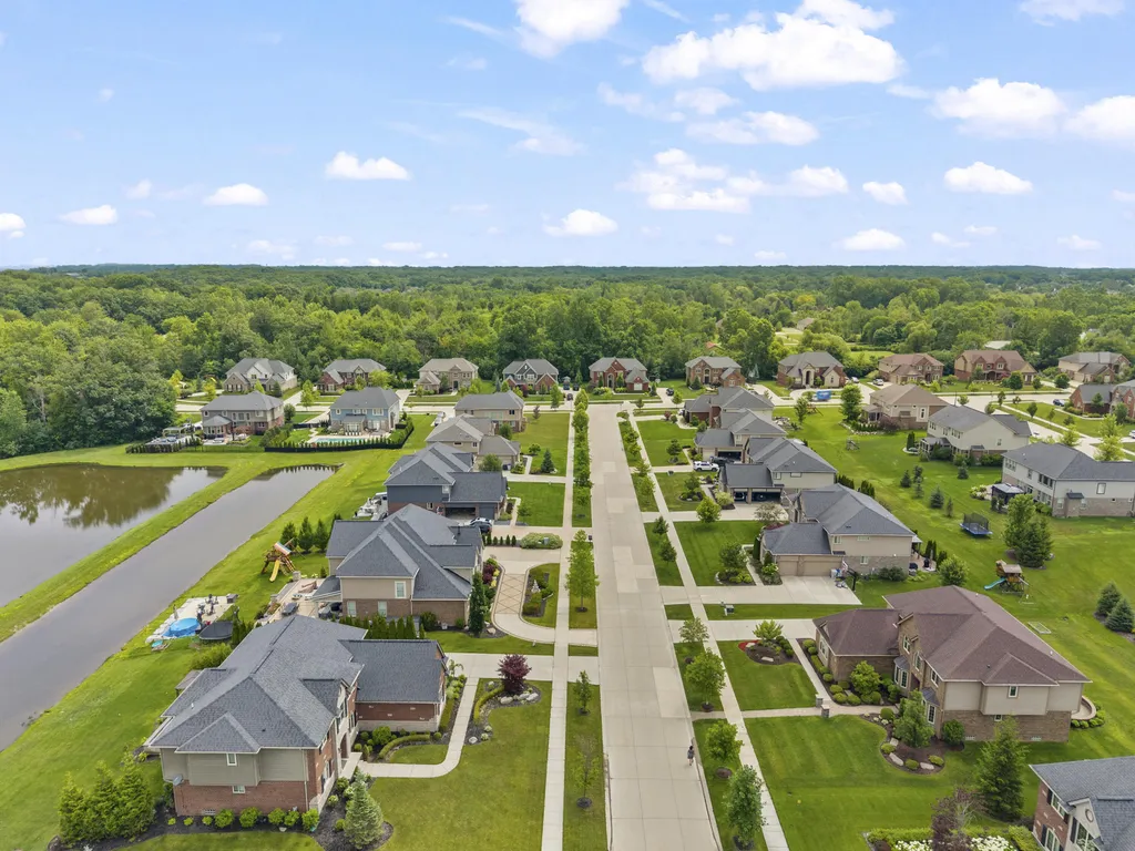 51847 Pierce Drive Lyon Charter Township MI 48167