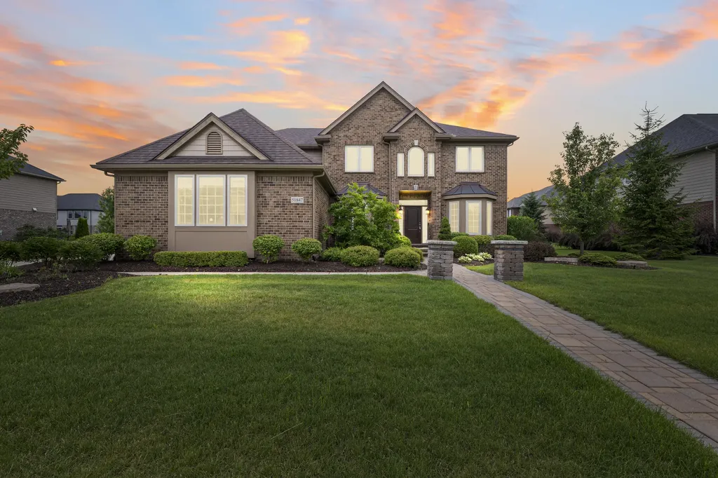 51847 Pierce Drive Lyon Charter Township MI 48167