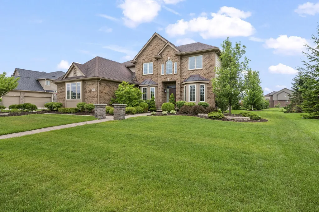 51847 Pierce Drive Lyon Charter Township MI 48167