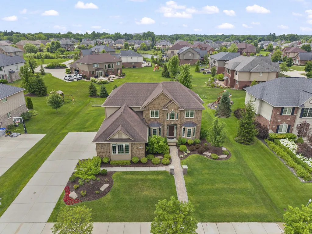 51847 Pierce Drive Lyon Charter Township MI 48167