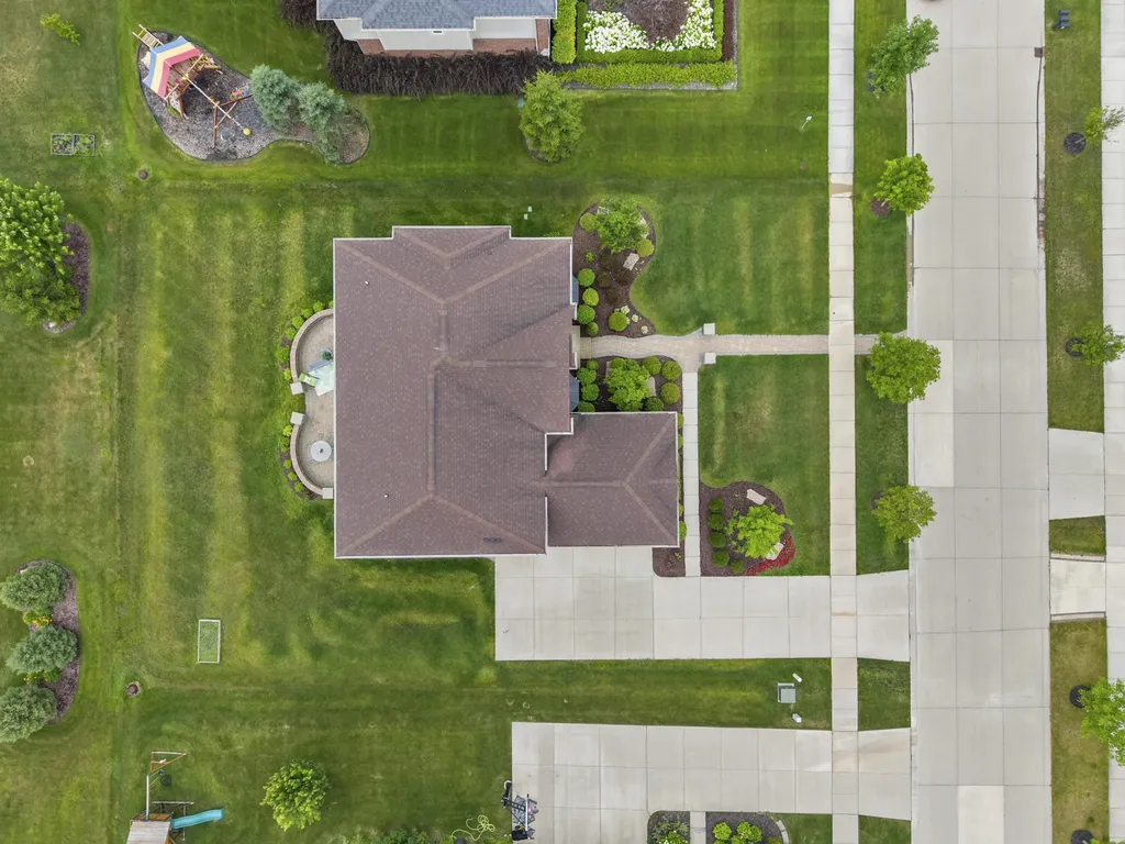 51847 Pierce Drive Lyon Charter Township MI 48167