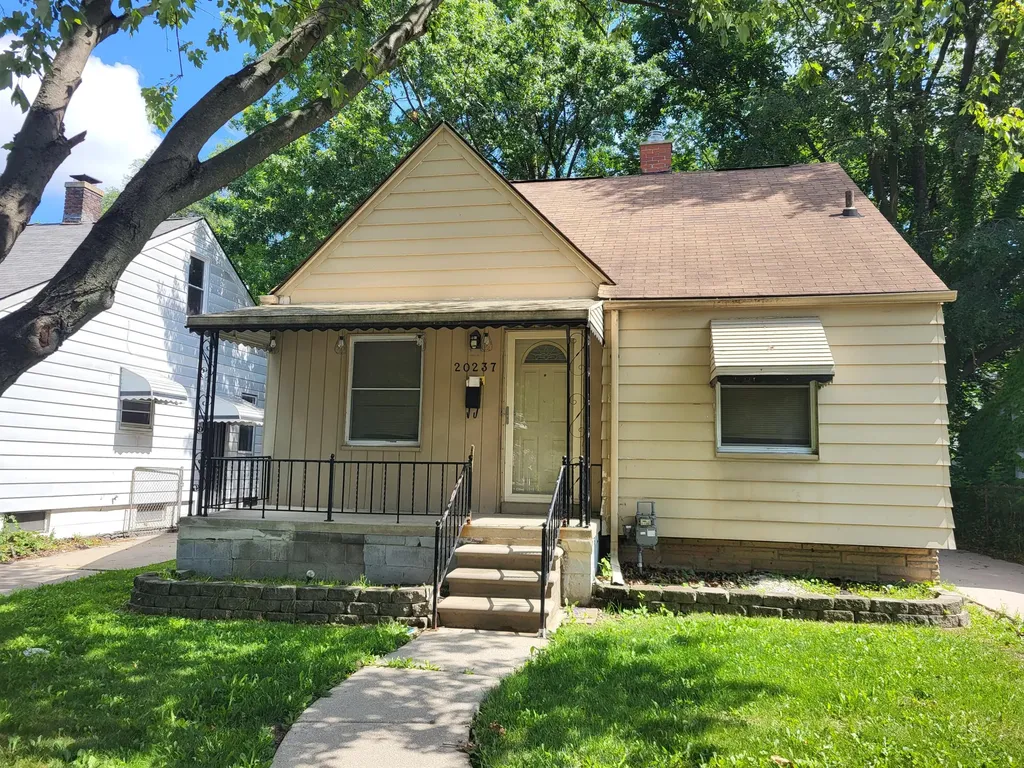 20237 Kingsville Street Harper Woods City MI 48225