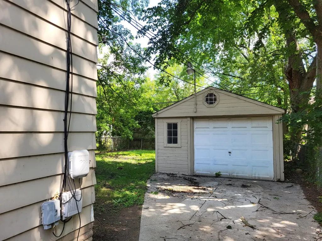 20237 Kingsville Street Harper Woods City MI 48225