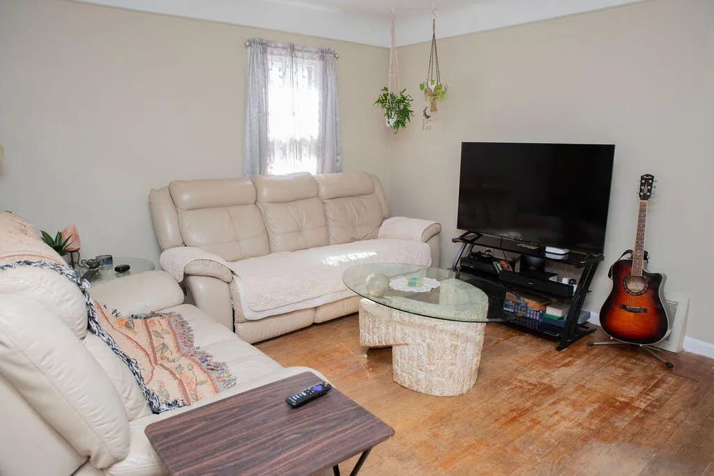 24737 Union Street Dearborn City MI 48124