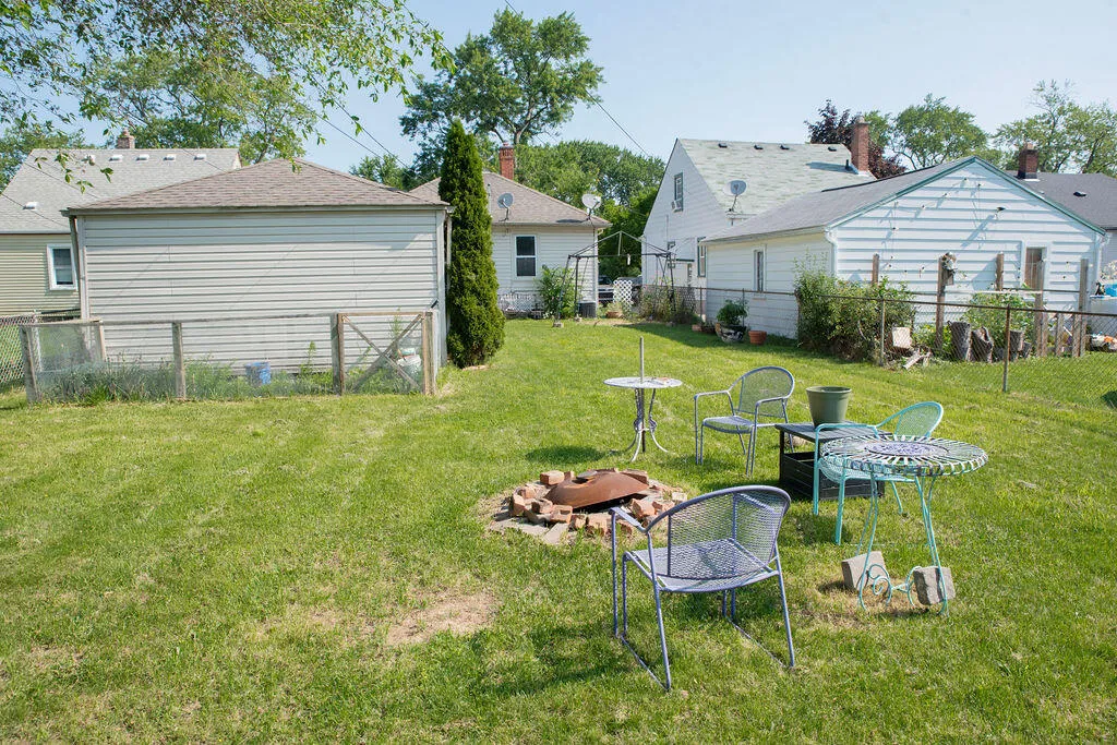 24737 Union Street Dearborn City MI 48124