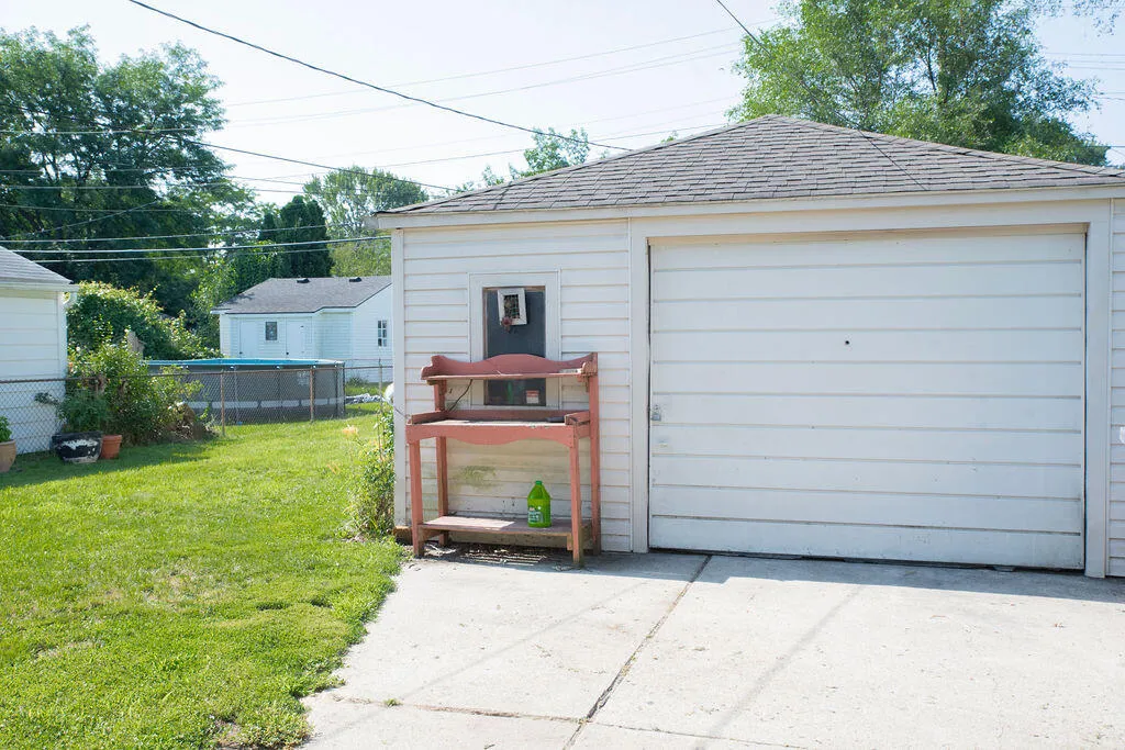 24737 Union Street Dearborn City MI 48124