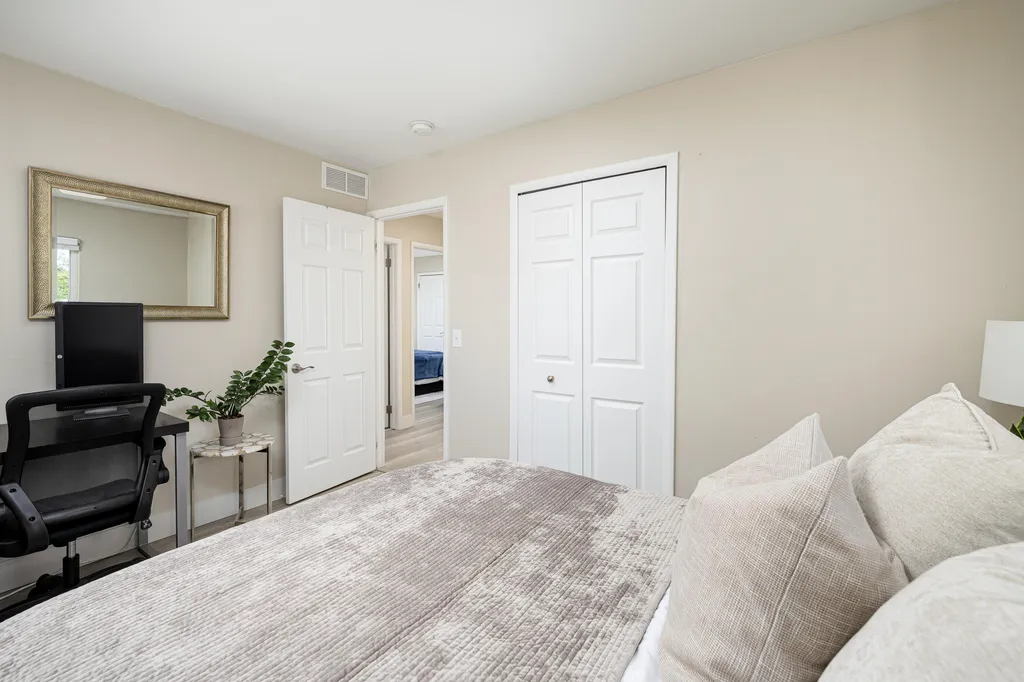 1542 Dicken Drive Ann Arbor City MI 48103