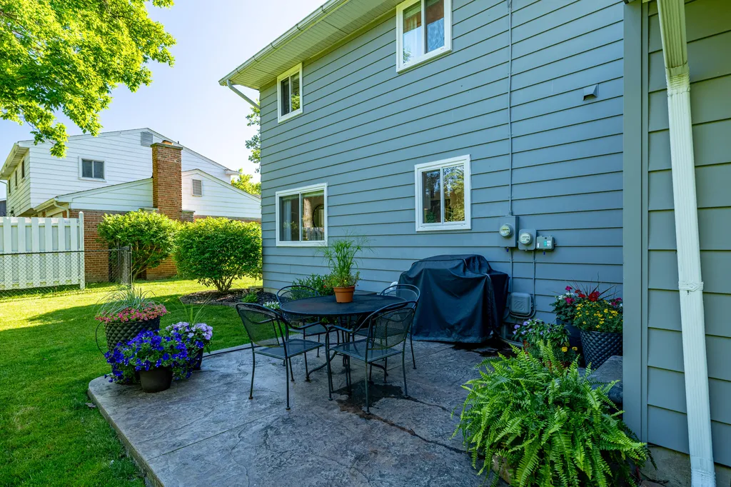 1542 Dicken Drive Ann Arbor City MI 48103