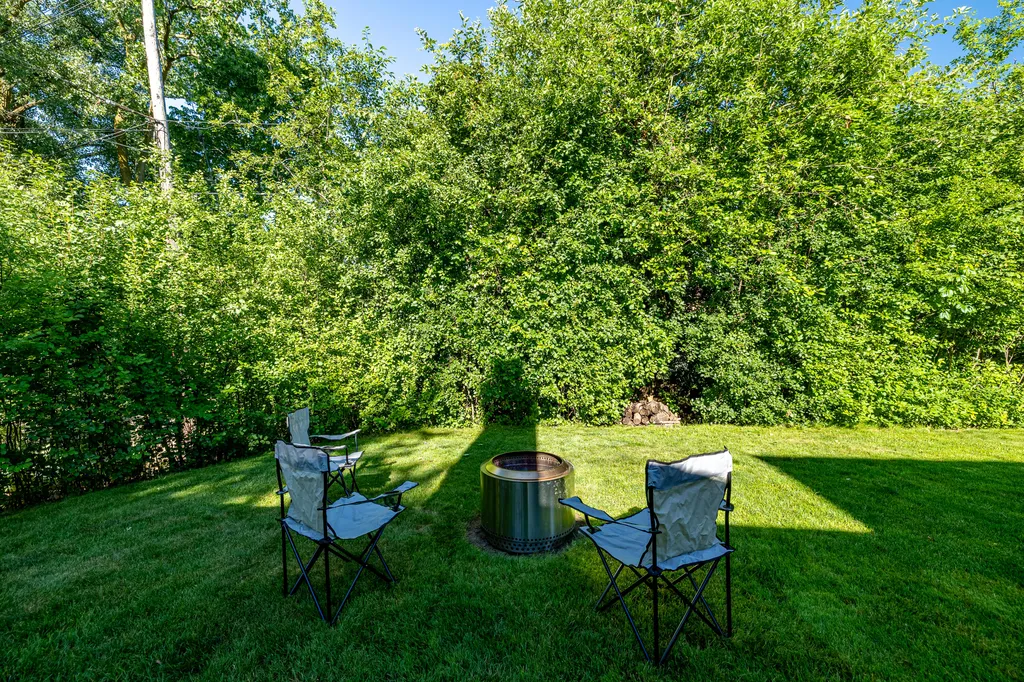 1542 Dicken Drive Ann Arbor City MI 48103